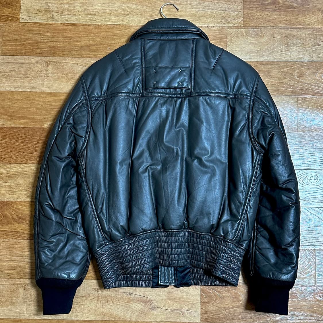 [48]마르지엘라 16FW 스티치 레더 봄버 자켓 상품이미지1