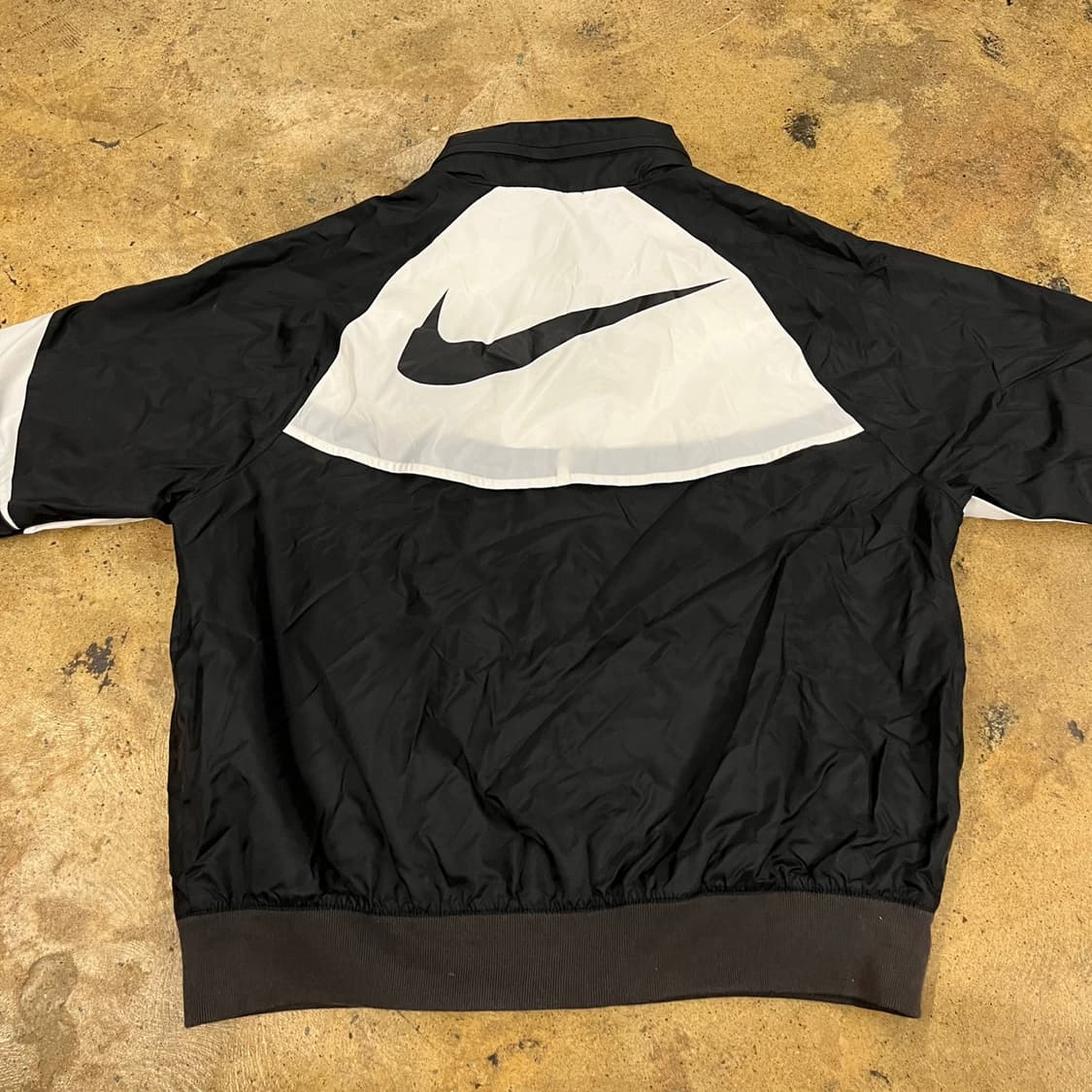[정품/XL] 나이키 바람막이 블랙 화이트 b18 상품이미지4