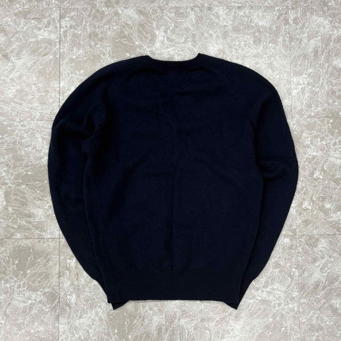 버버리 핀터깔 램스울 네이비 브이넥 니트 상품이미지3