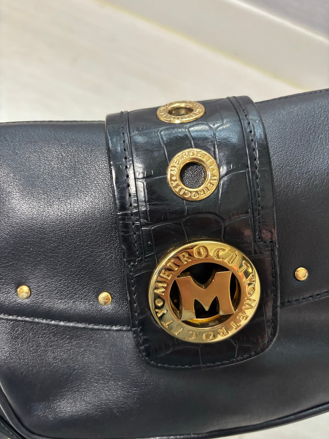 🖤 METROCITY 메트로시티 블랙 레더 골드 체인 숄더백 .Y2K 상품이미지2