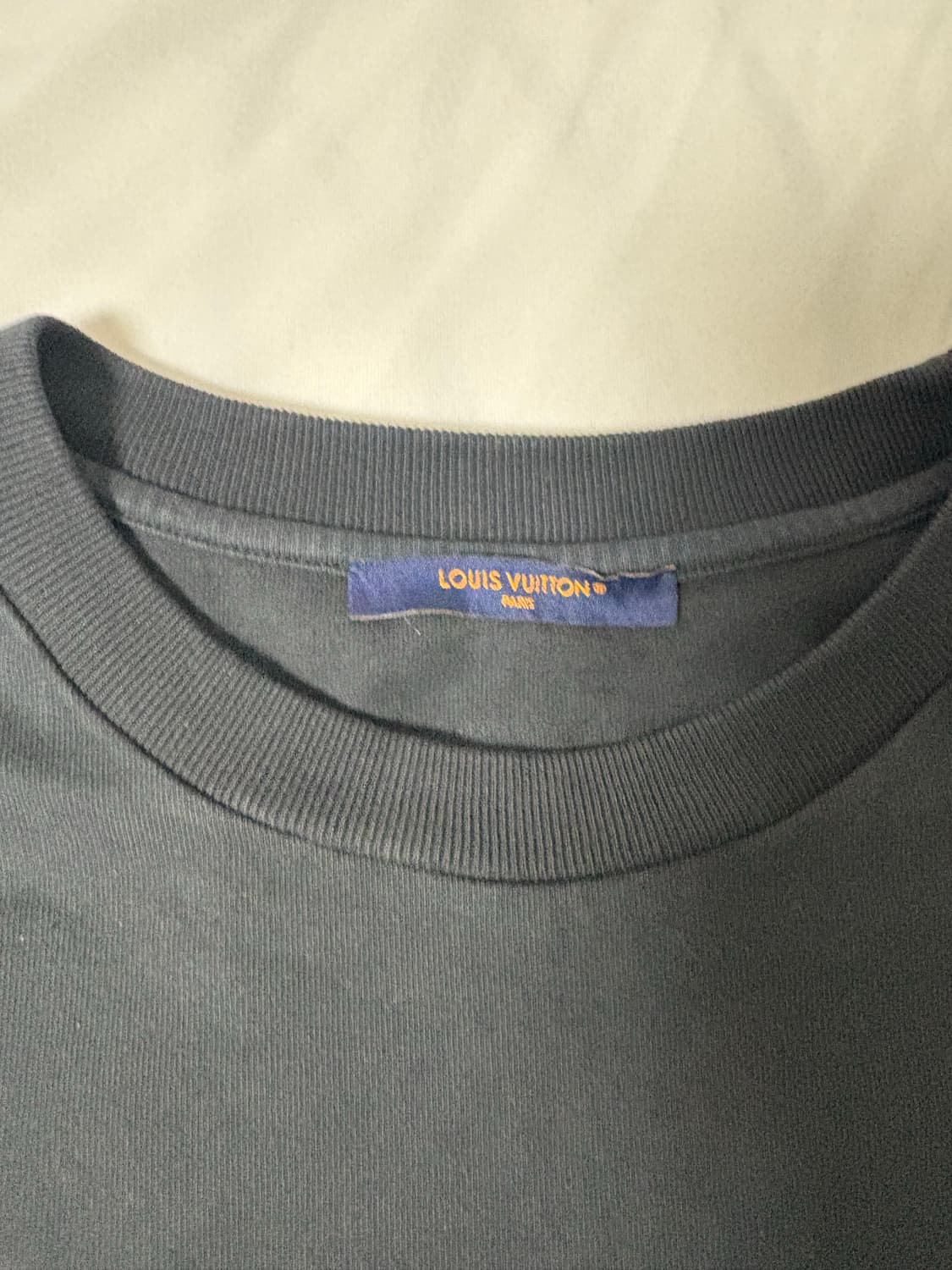루이비통 스테이플 에디션 블랙 티셔츠 XL 백화점판 상품이미지5