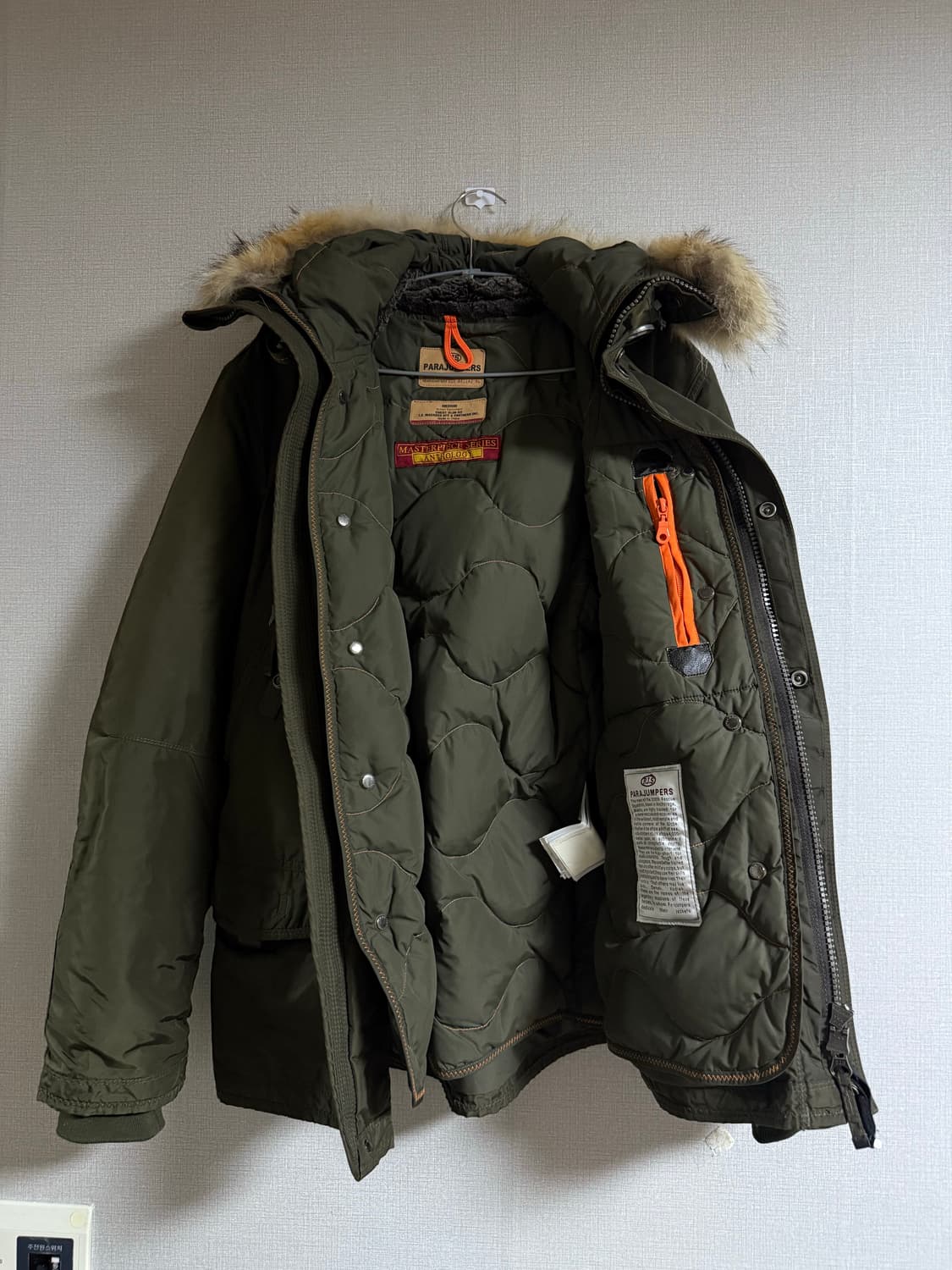 착샷있음 파라점퍼스(Parajumpers) 코디악 라이트 핸드 M 상품이미지9