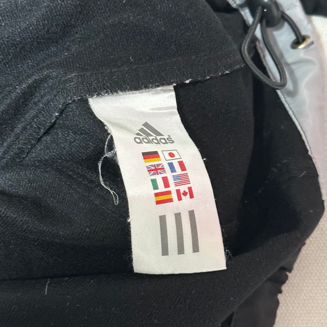 95 아디다스 레알마드리드 블랙 자켓 상품이미지5