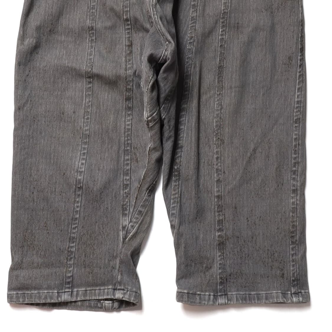 울리우스 Julius Washed Denim Pants

 상품이미지3