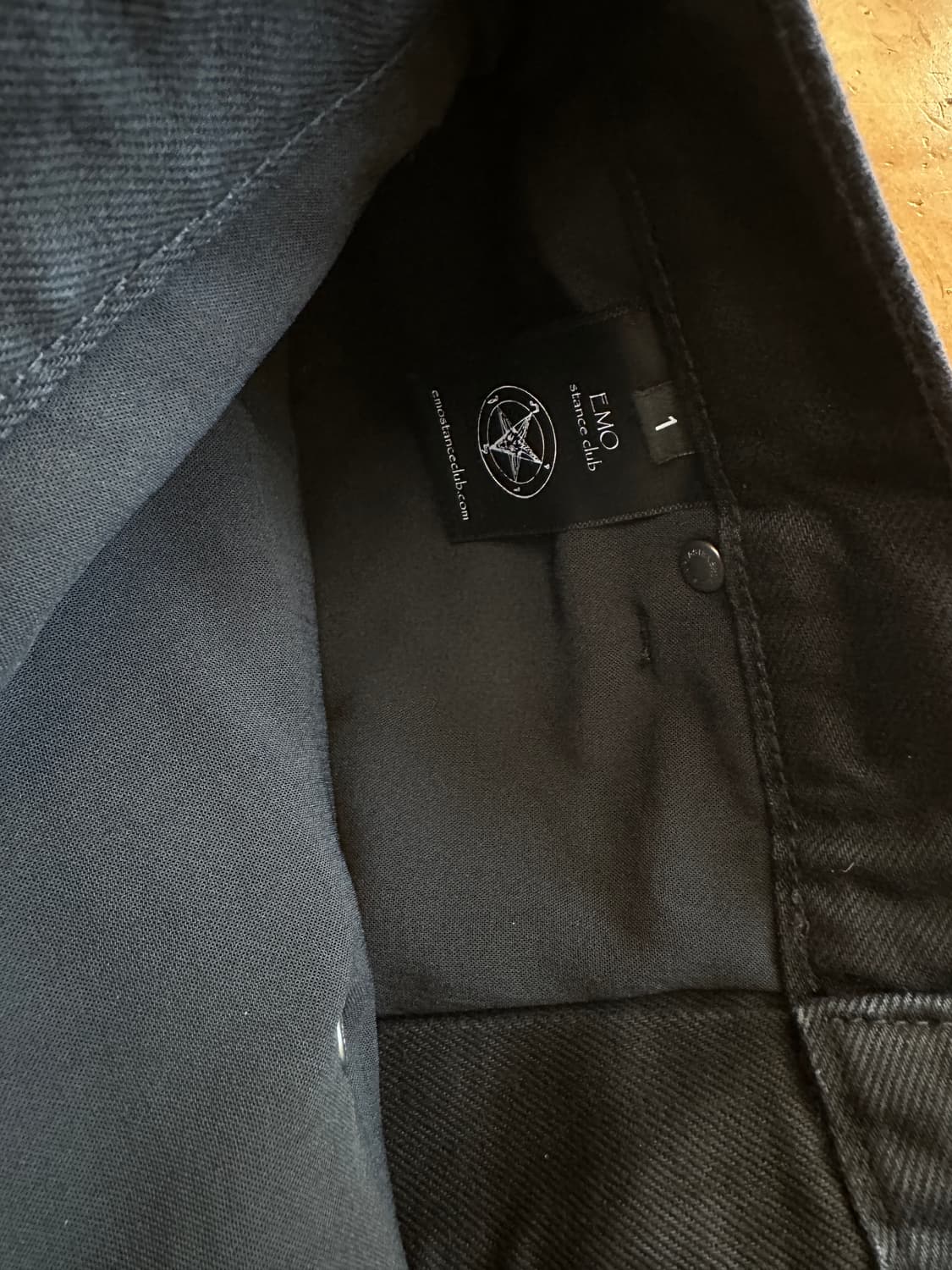 [1] 에모스탠스 클럽 디스 배기진 상품이미지4