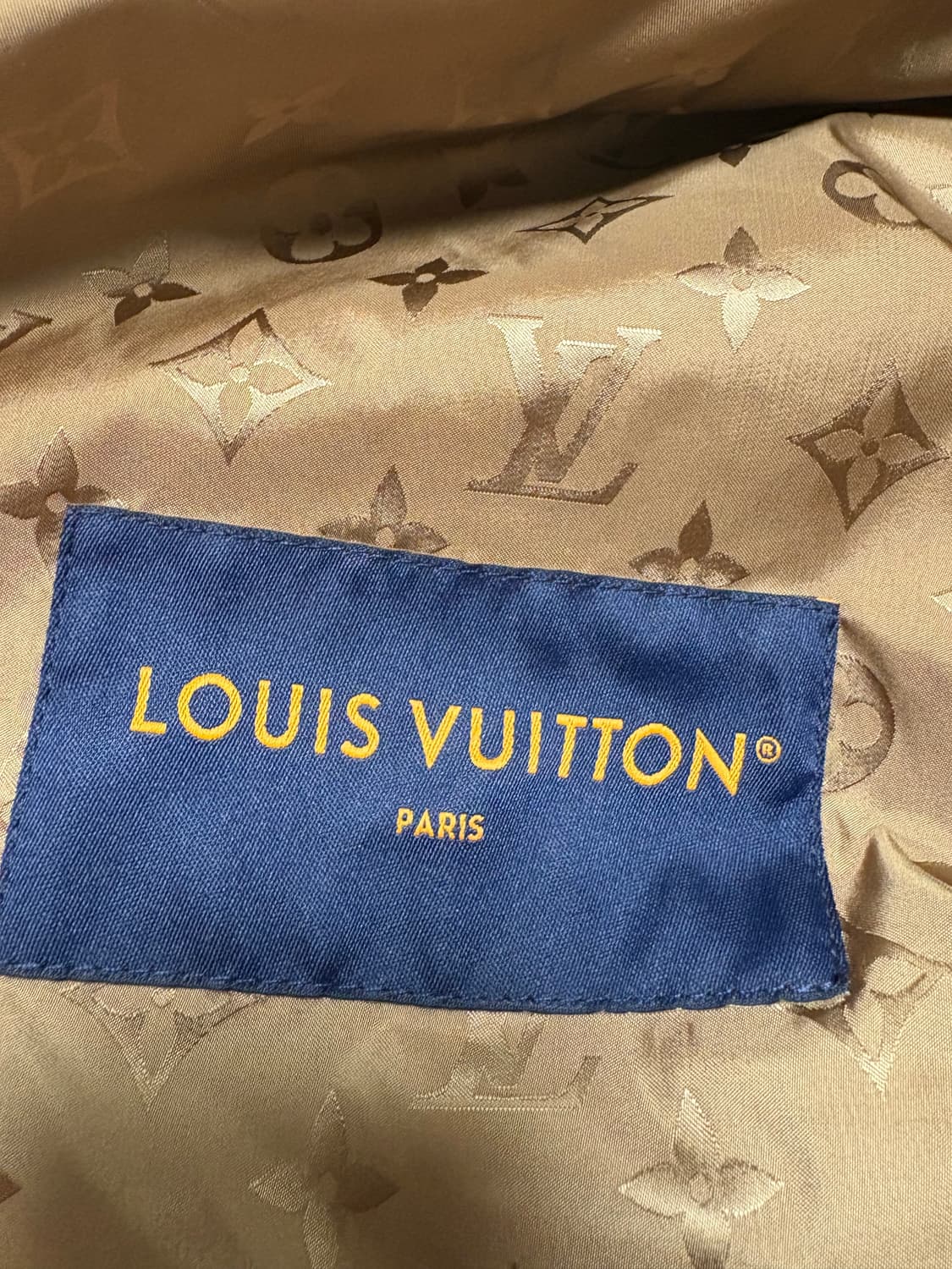 루이비통 백화점판 퍼 플리스 후디드 자켓 상품이미지5