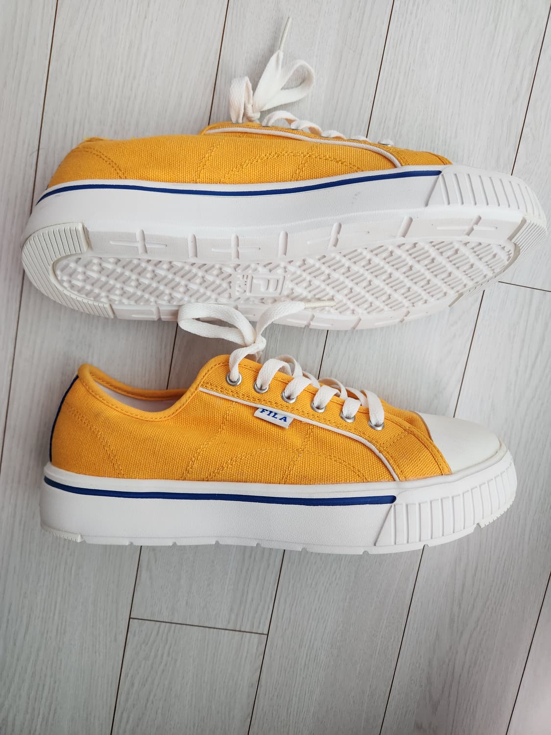 새상품)휠라 스니커즈 코트 라이트 운동화 250

오염 하자없이 깨끗해요 상품이미지5