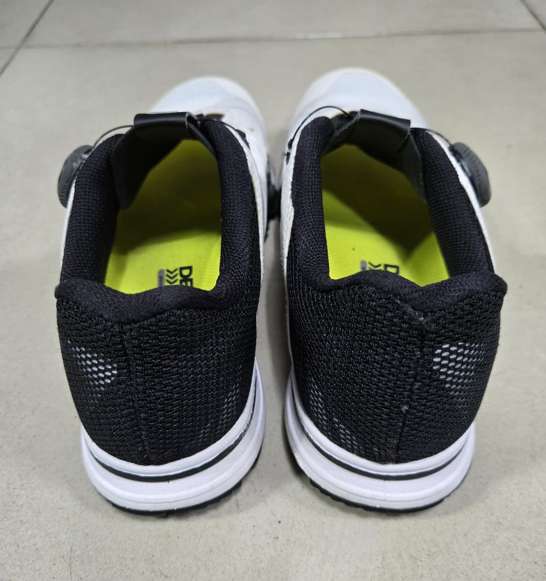 데상트 블레이즈 터프 와이어 러닝화 운동화 255mm 상품이미지6