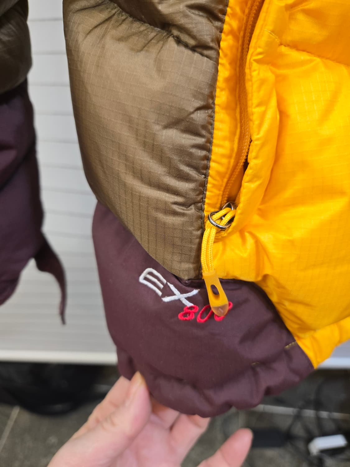 몽벨 EX 라이트 다운 패딩 옐로우 브라운 상품이미지8