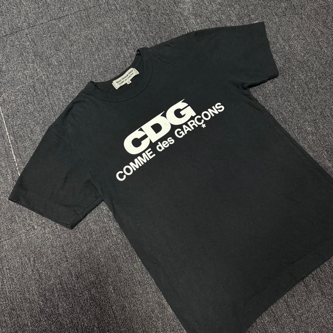 CDG 꼼데가르송 로고 반팔티 상품이미지2