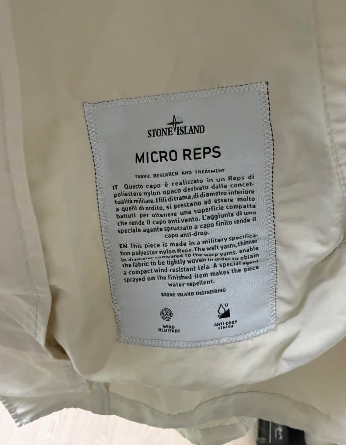 스톤아일랜드 마이크로랩스 화이트 자켓 상품이미지2