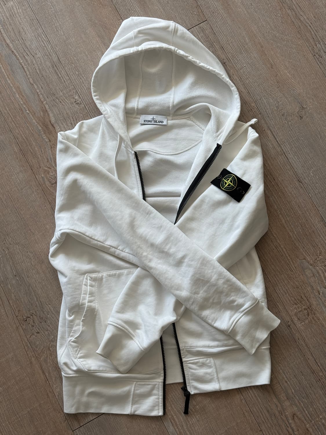 스톤아일랜드 후드집업 상품이미지1