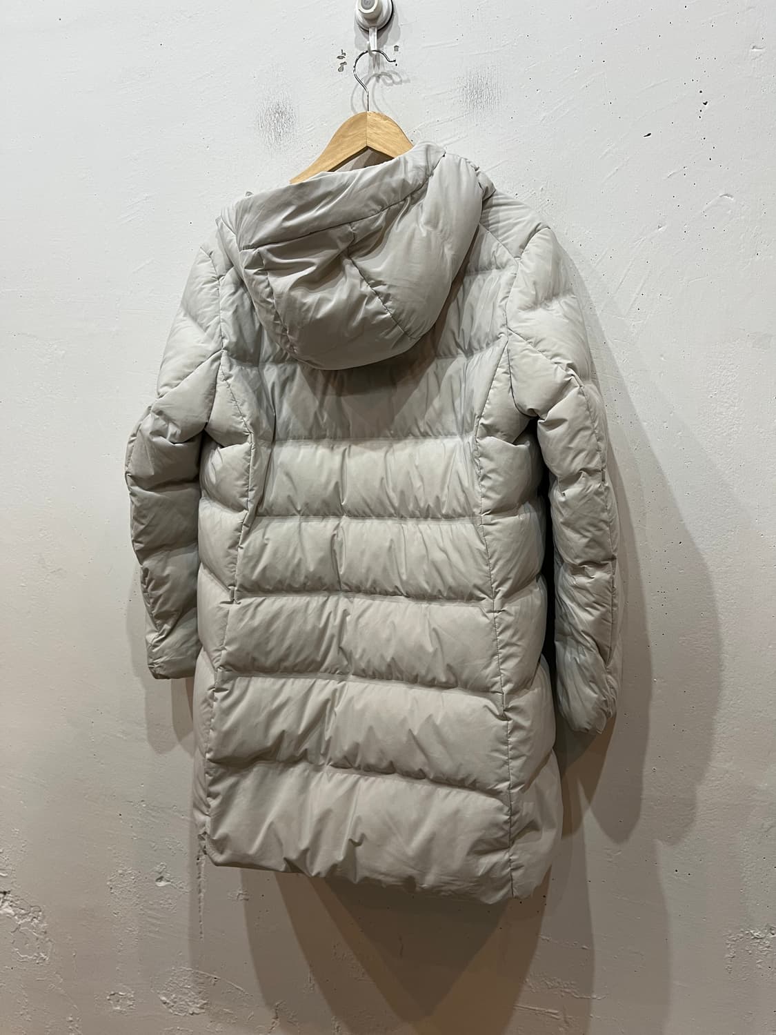 유니클로 여성 심리스 다운 패딩 XL 상품이미지3