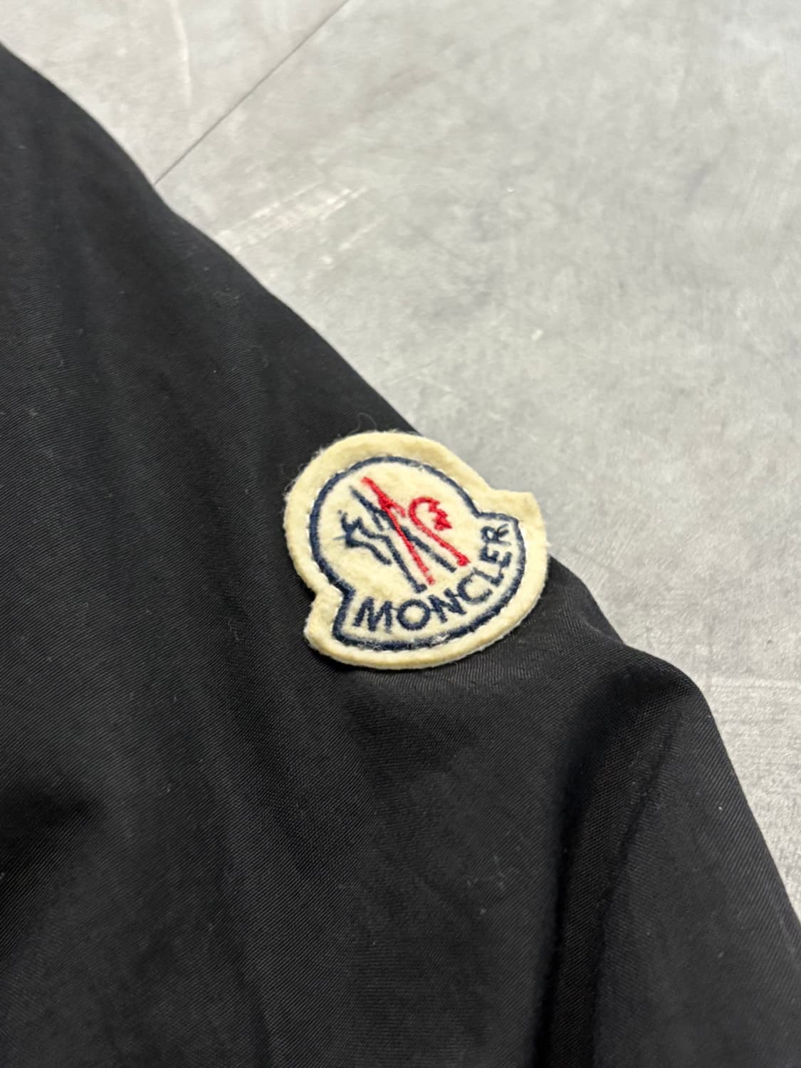 Moncler 몽클레어 블랙 후드 패딩 ​ 상품이미지3