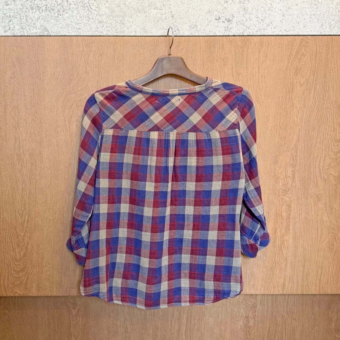 빈티지 브이넥 체크 블라우스 7부 소매 디테일 루즈핏 레드 블루 상품이미지2