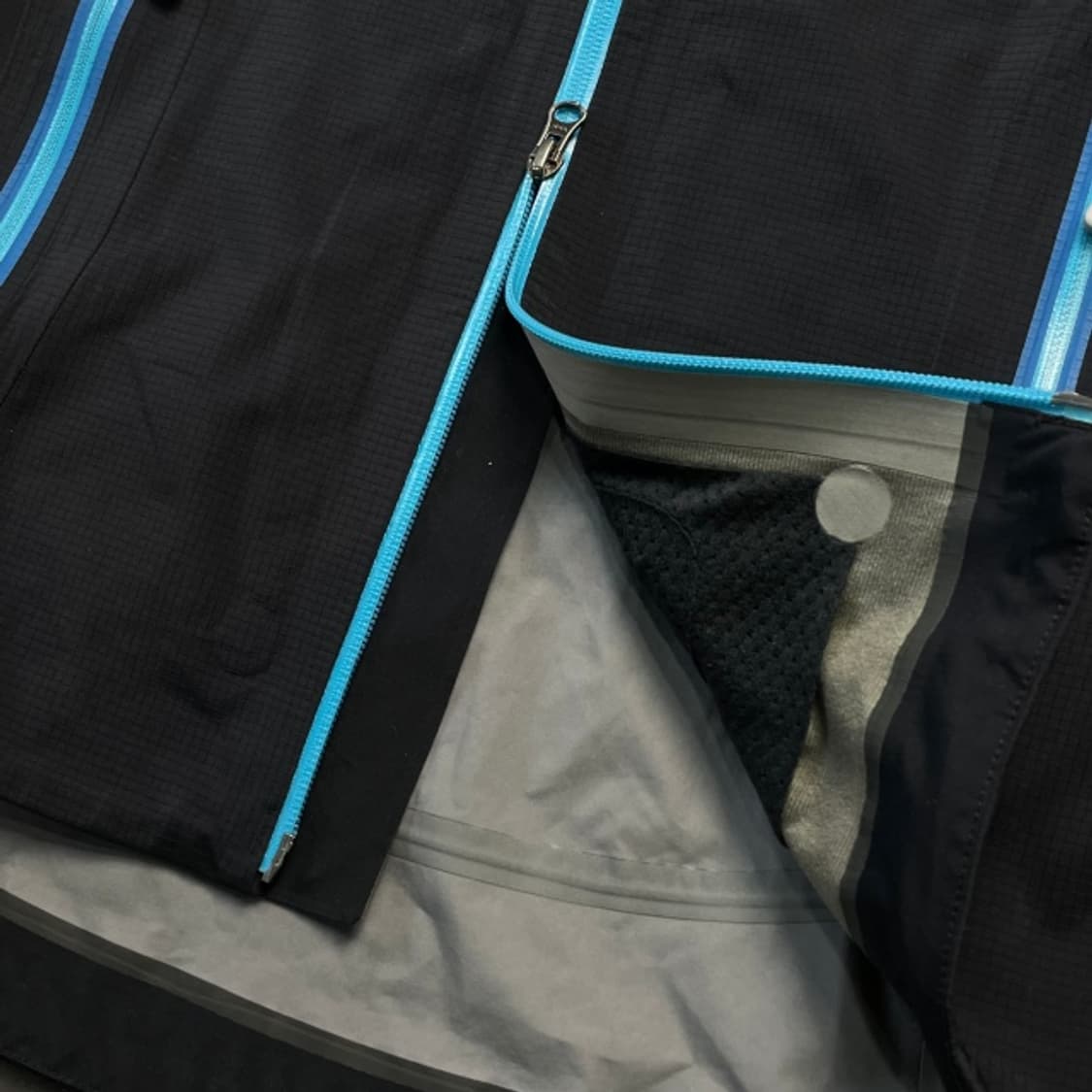 90 마운틴하드웨어 우먼스 바람막이  상품이미지5