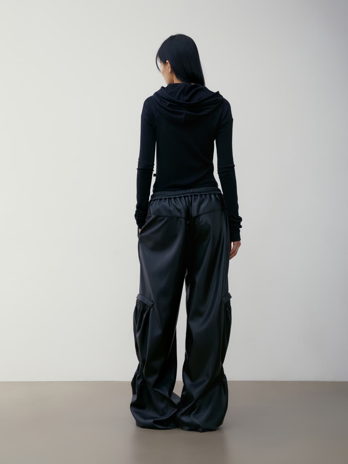 로우클래식 SHIRRING VOLUME LEATHER PANTS 팬츠 상품이미지5