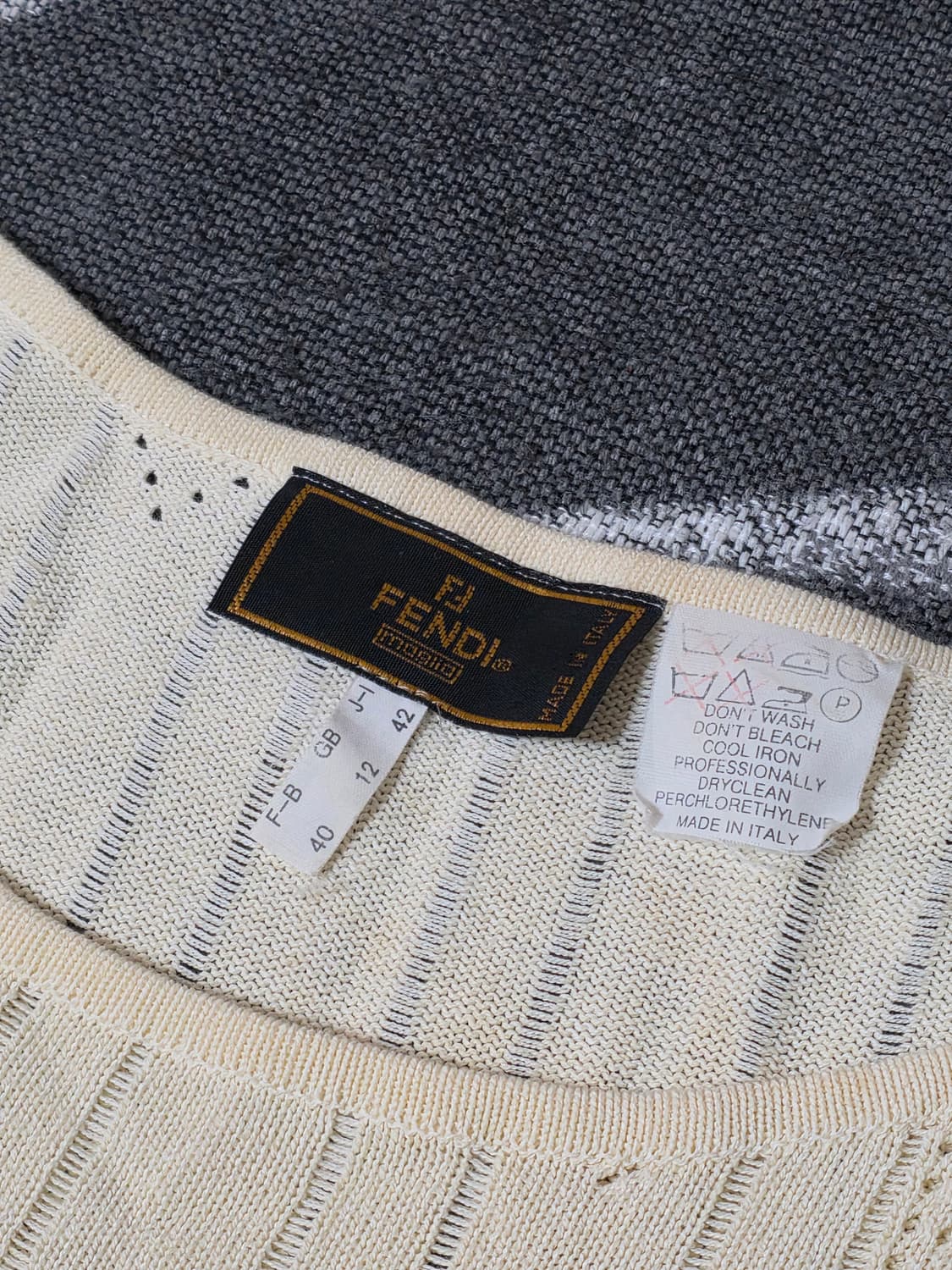 FENDI 펜디 정품 포인텔 크롭 니트 슬리브리스 상품이미지2