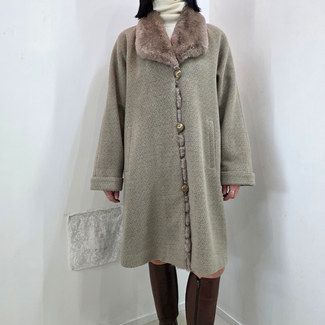 프리미엄 앙고라 울  퍼 트리밍 베이지 여성 롱코트 상품이미지1