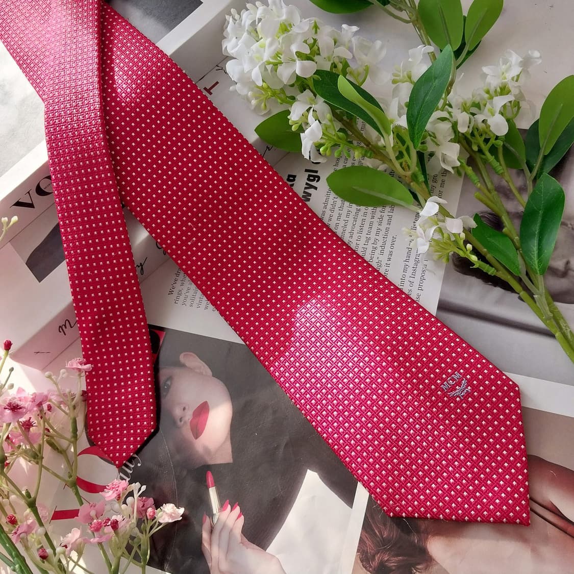 엠씨엠 실크 레드 마이크로 패턴 넥타이 9.0cm A+등급 K1995
 상품이미지3