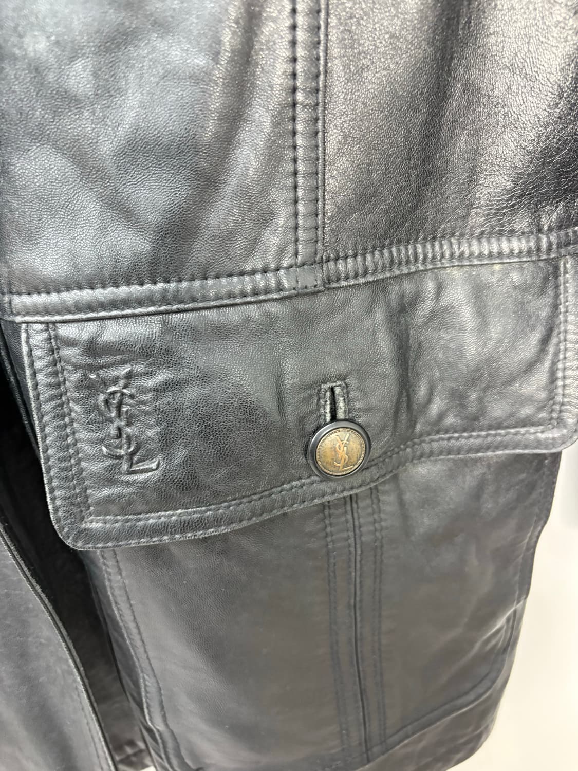 입생로랑 밍크퍼 카라 디테일 가죽자켓 (퍼 탈부착 가능)A3473 상품이미지3