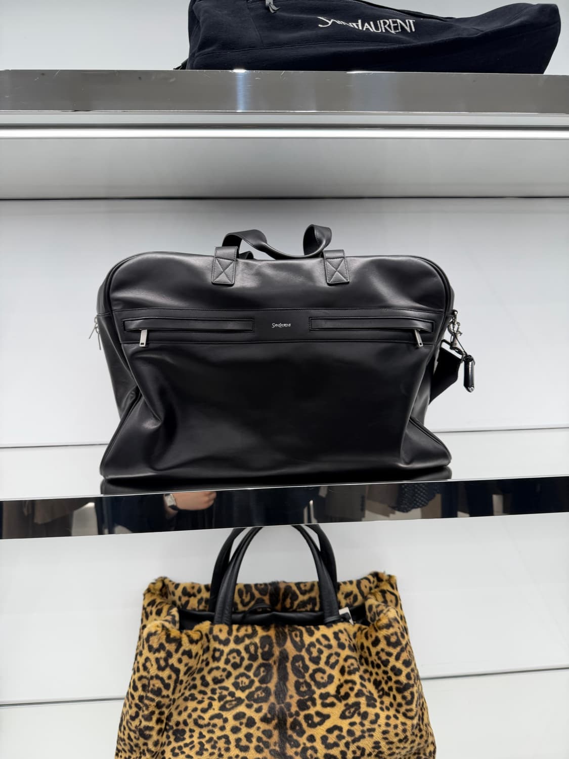 생로랑 캠프 맥시 더플백 상품이미지4