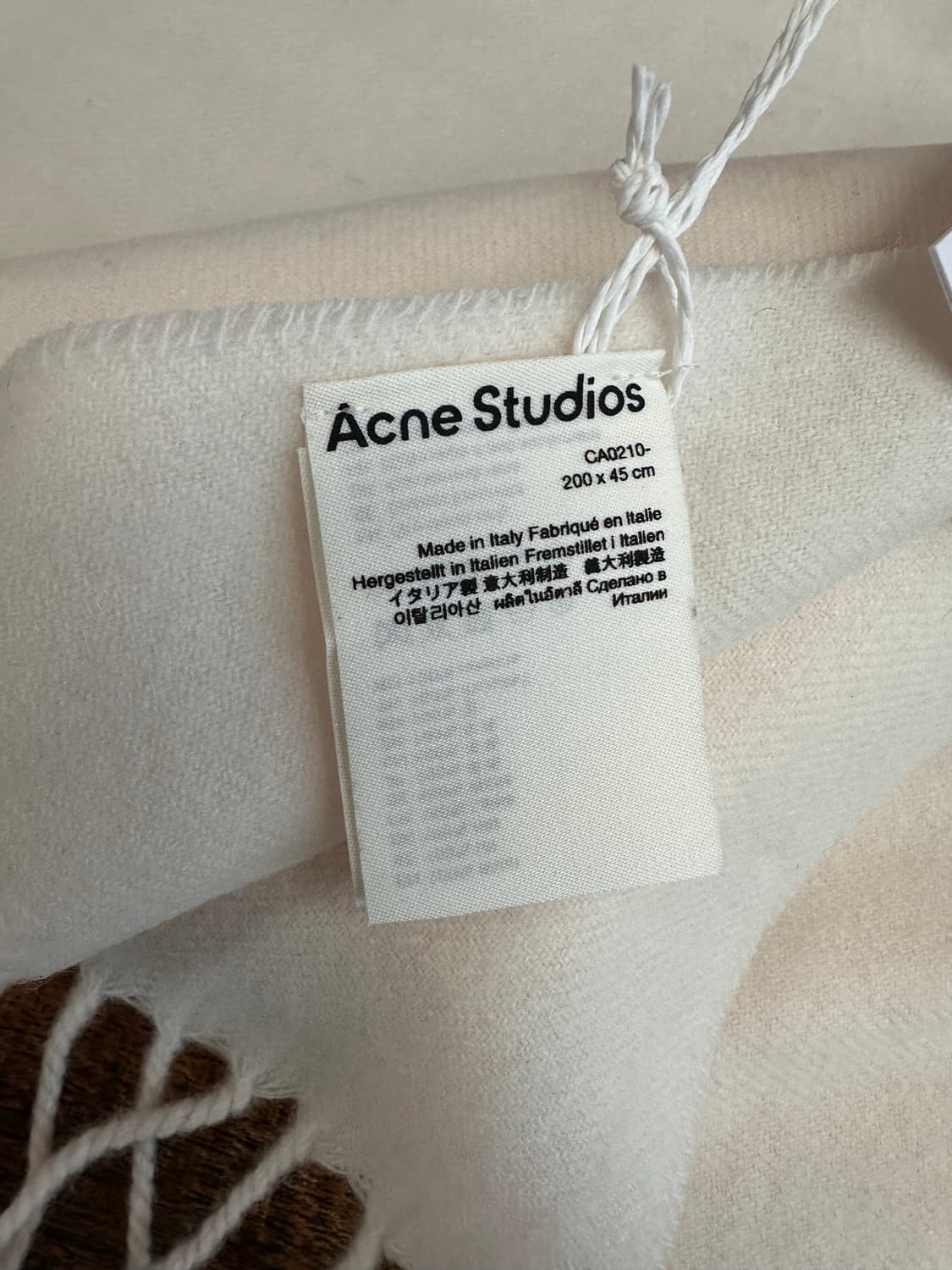 (OS)아크네스튜디오 23FW 울 머플러 웜화이트 새상품 상품이미지3