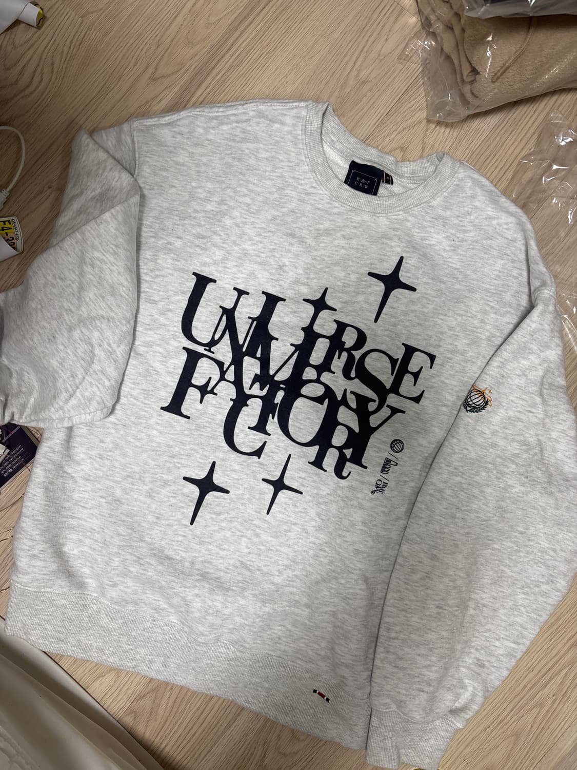 로맨틱크라운 맨투맨 상품이미지1