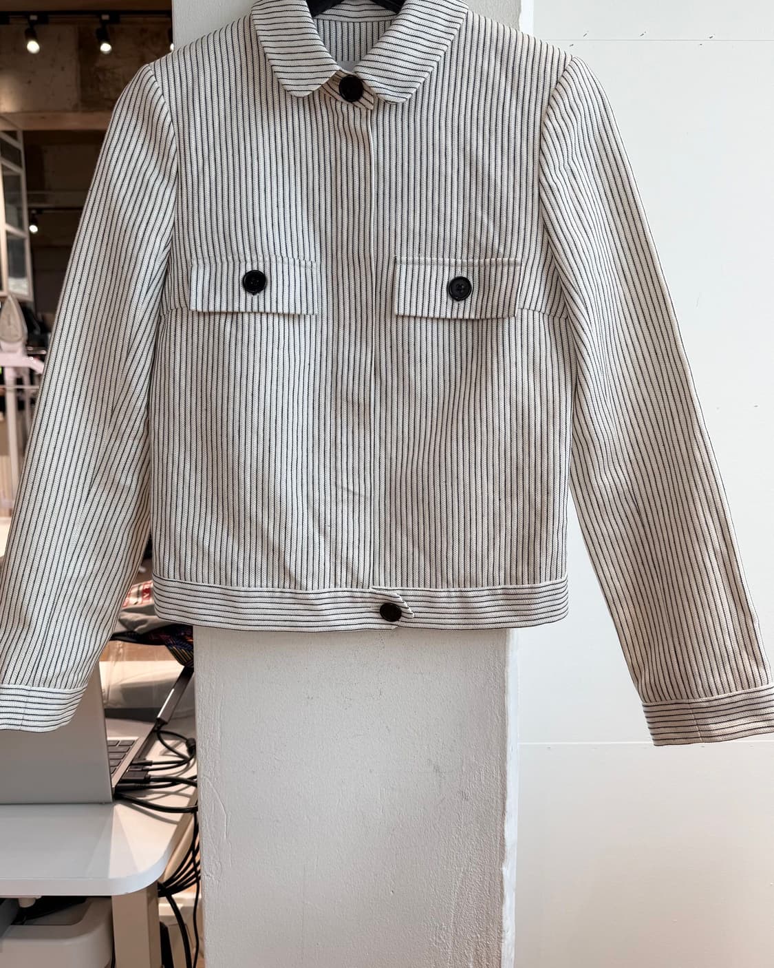 끌로디 피에르 스트라이프 린넨 혼방 자켓  상품이미지6