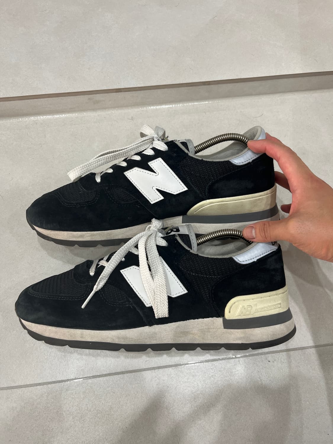 뉴발란스 990v1 블랙 270. 상품이미지2