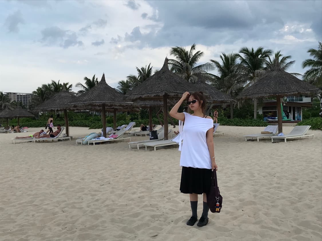 세릭 오프숄더 원숄더 벌룬 탑 상품이미지4