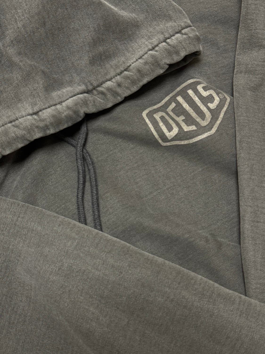 Deus seoul college Address 데우스 후드티 상품이미지1