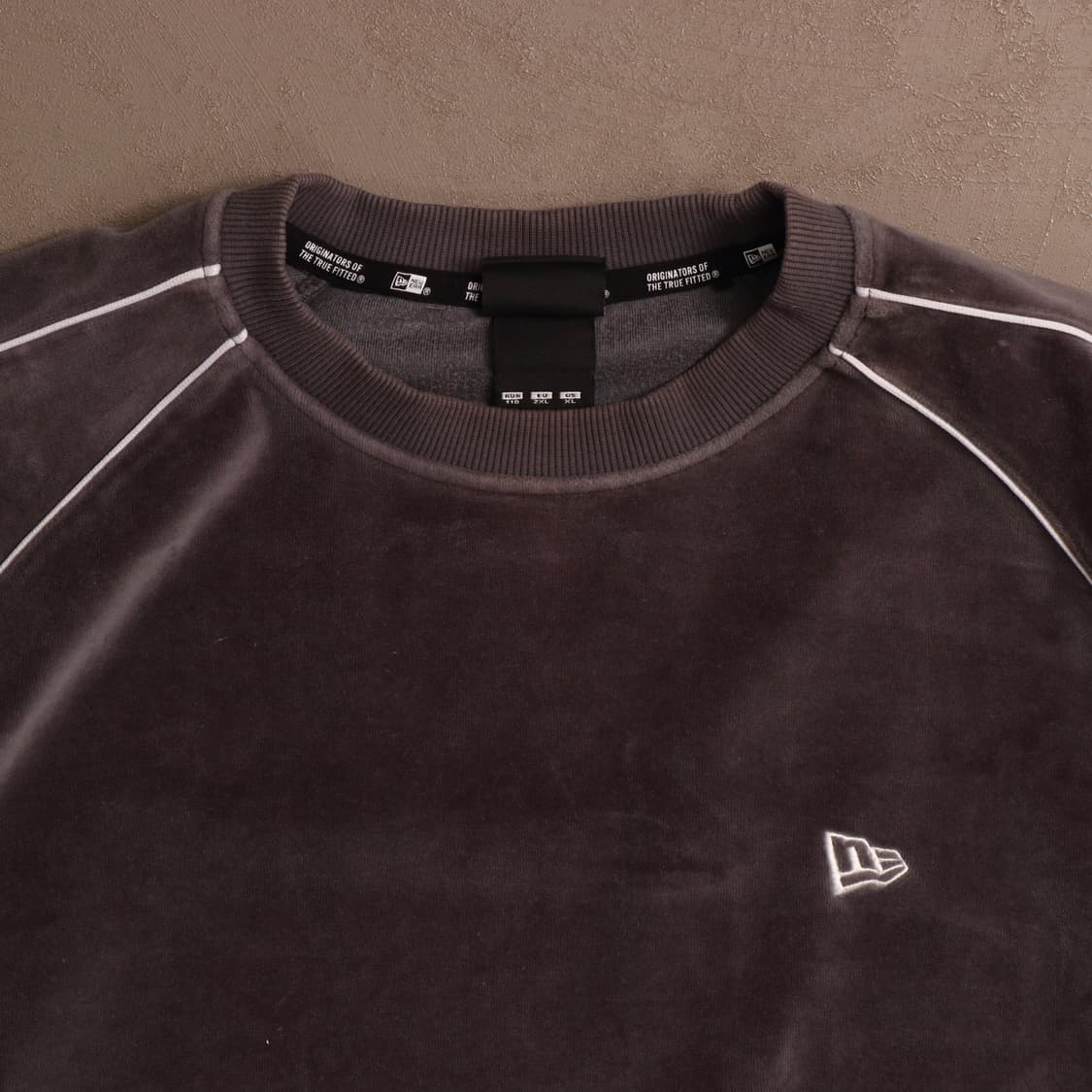 뉴에라 벨벳 나그랑 스웻셔츠 A1602 상품이미지2