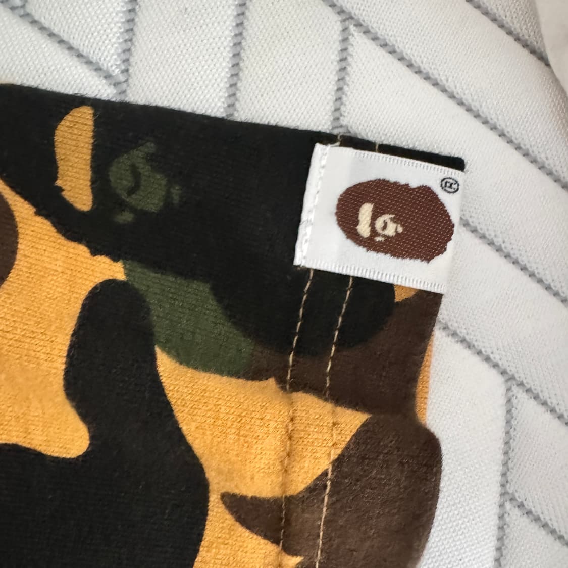 BAPE 퍼스트 카모 컬리지 티셔츠 옐로우 상품이미지4