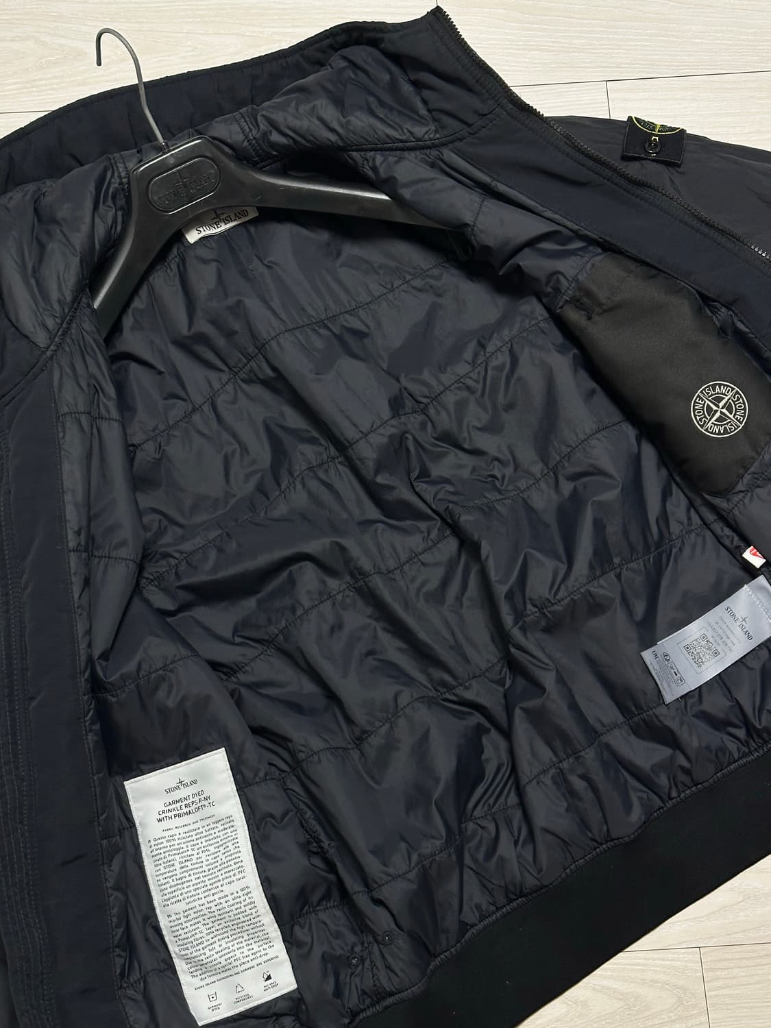 스톤아일랜드 크링클랩스 패딩 23fw 블랙 상품이미지4