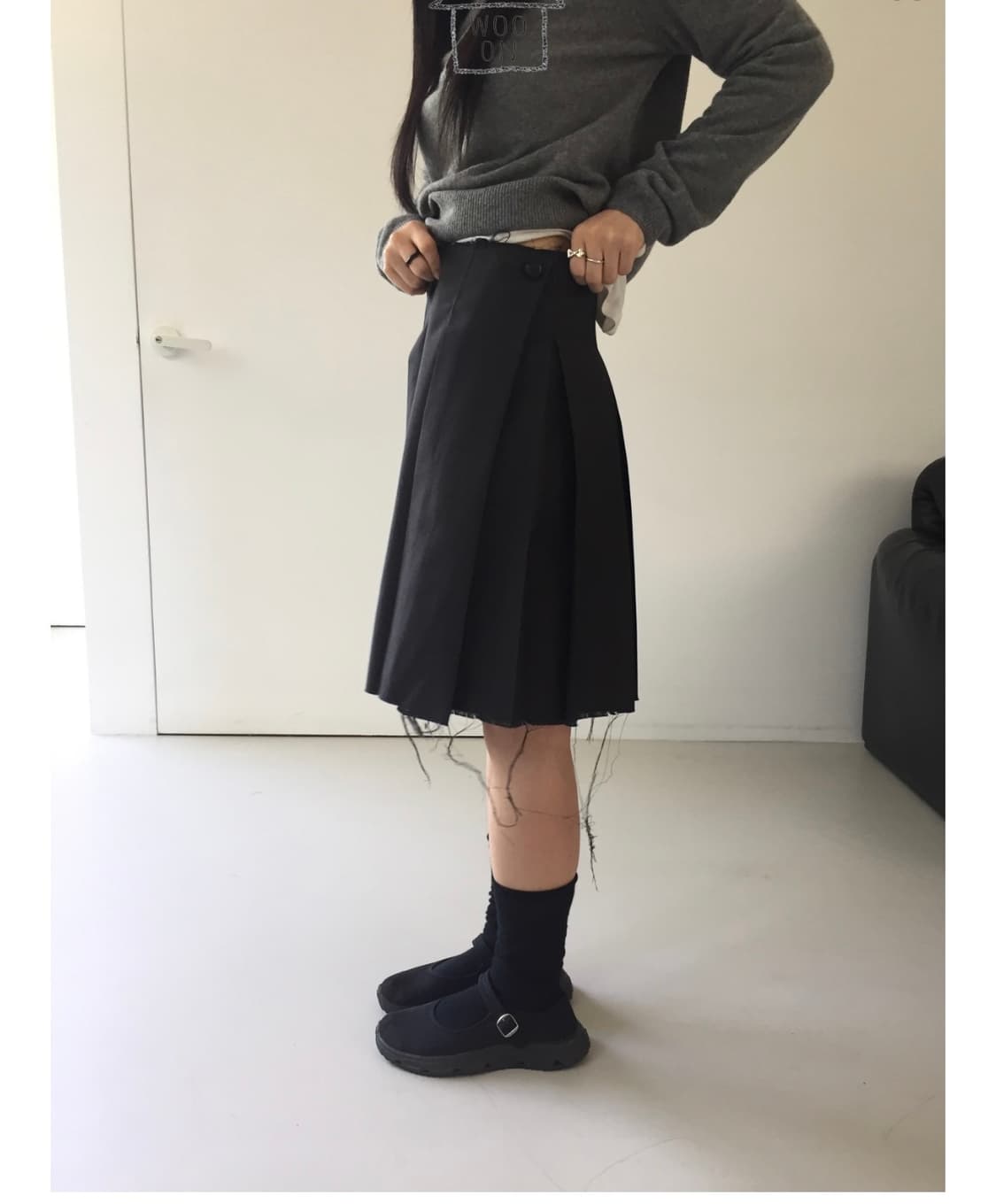 우온 플리츠 랩 커팅 스커트 레이어드 스커트 블랙 상품이미지3