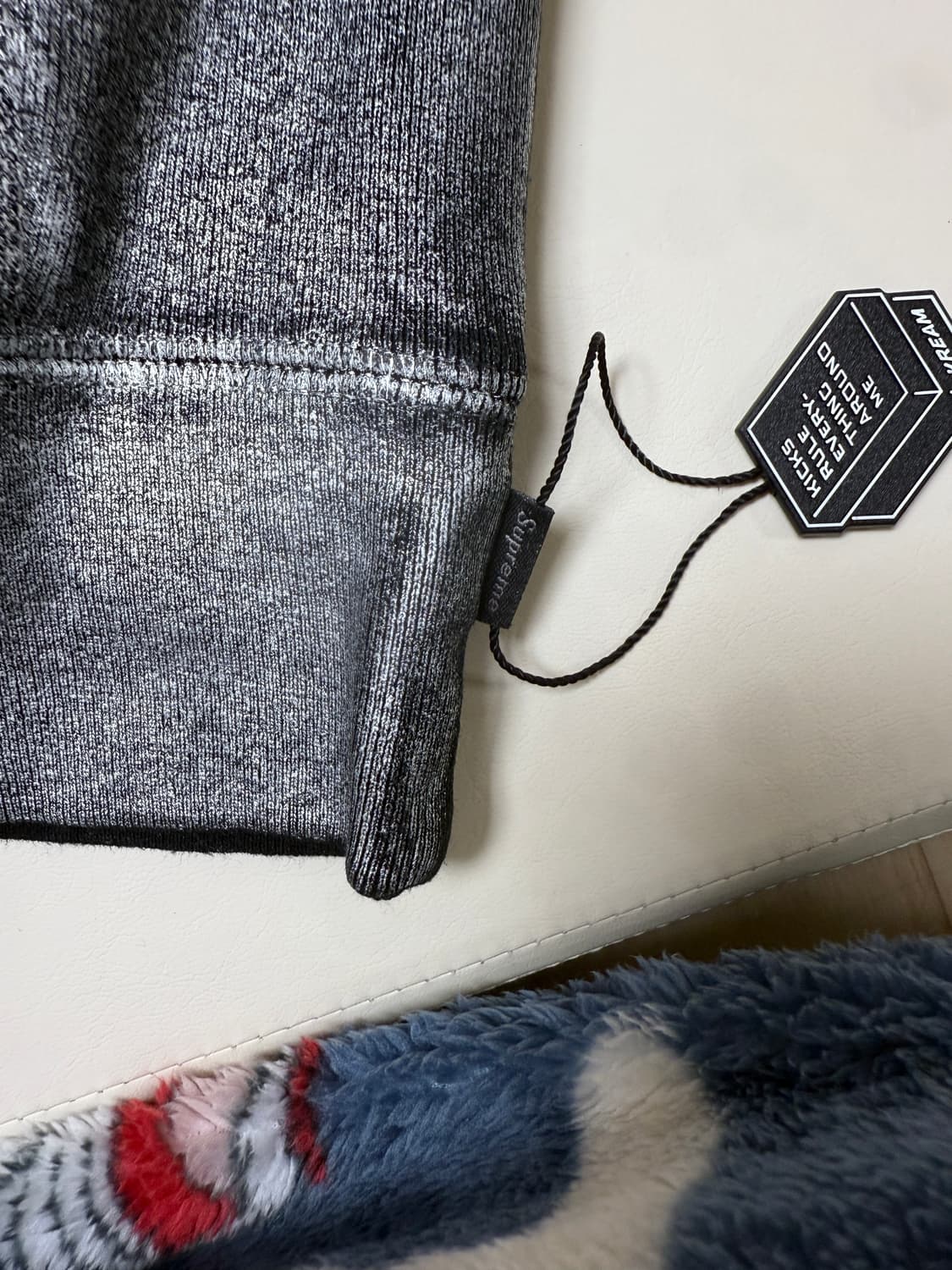 슈프림 x MM6 메종 마르지엘라 포일 박스로고 후드 XL 상품이미지4