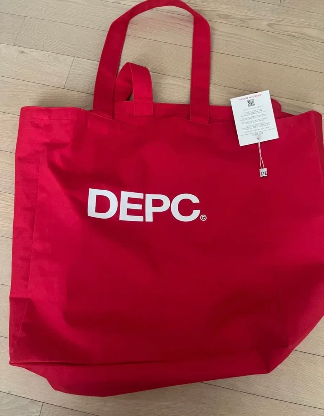 뎁크 로고 에코백 레드 상품이미지1