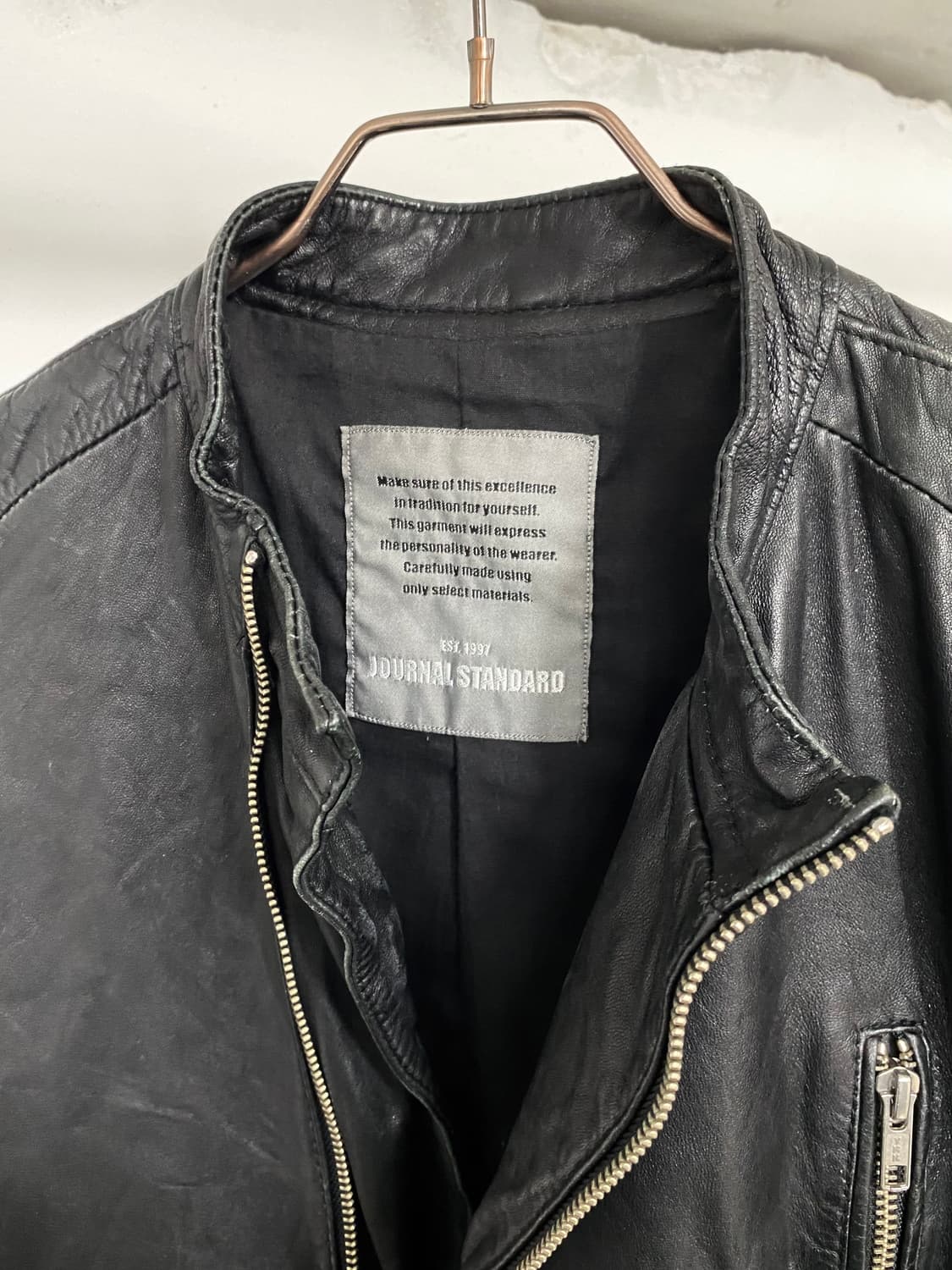저널 스탠다드 십스킨 사선 지퍼 레더 자켓 상품이미지7