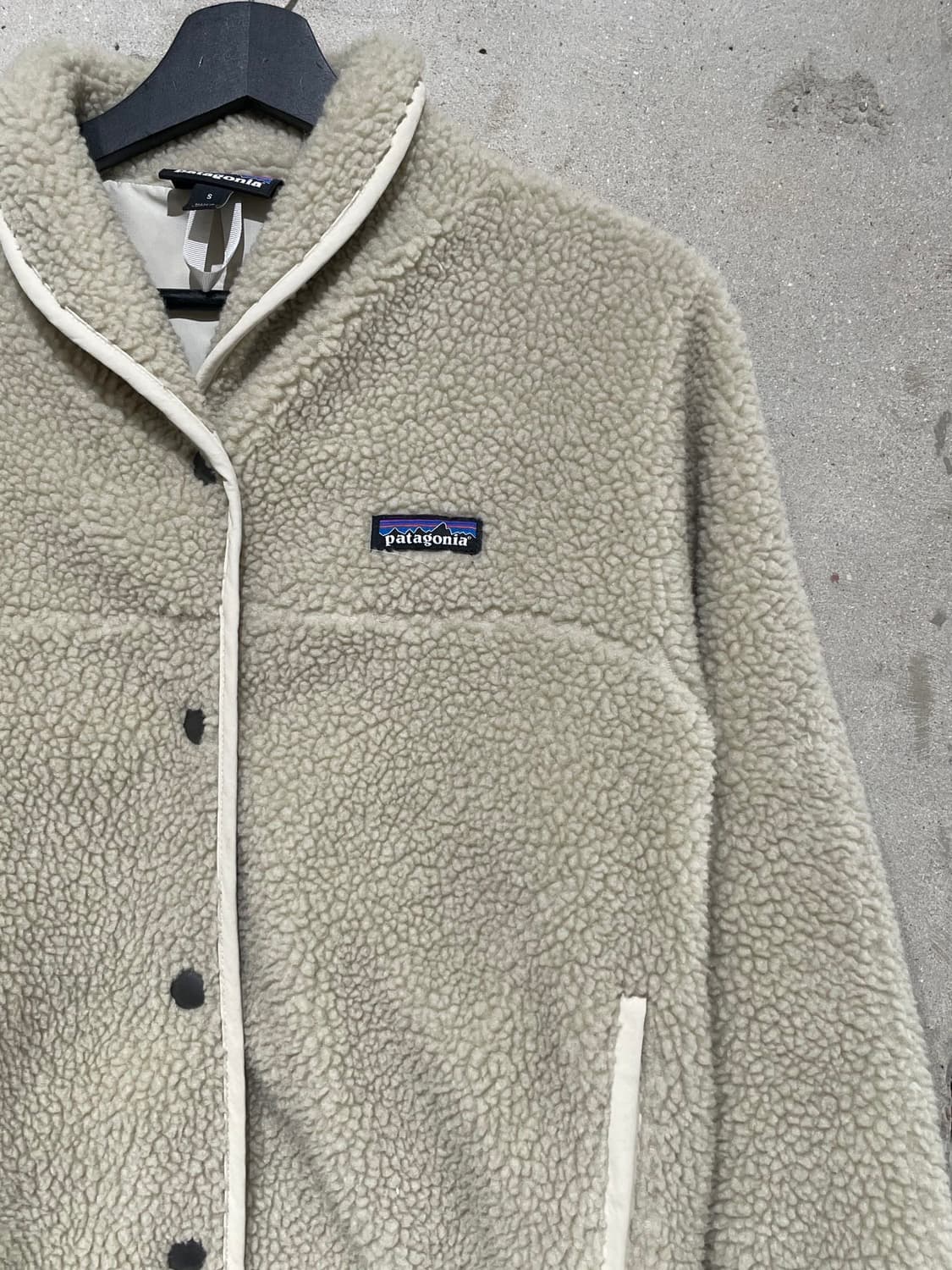 파타고니아 베이지 스냅 버튼 숄 카라 플리스 상품이미지3