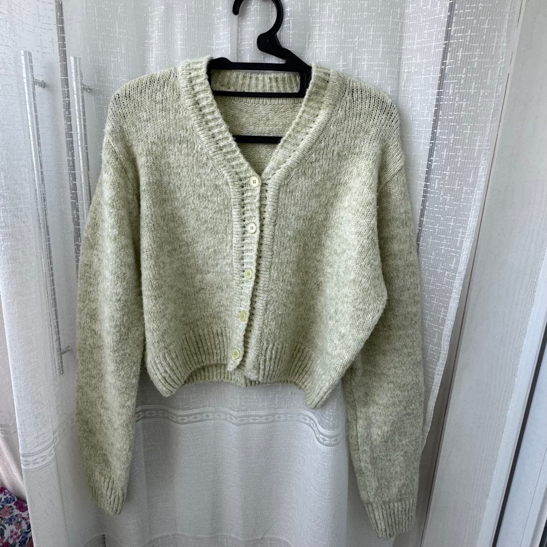 연두빛 브이넥 니트 가디건 상품이미지2