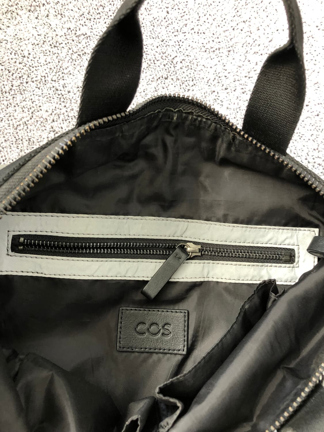 COS 코스 리플렉티브 투웨이 백팩 상품이미지5