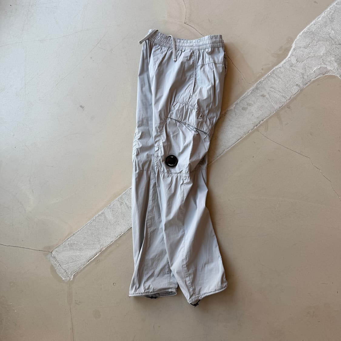 cp컴퍼니 렌즈 카고 팬츠 상품이미지1