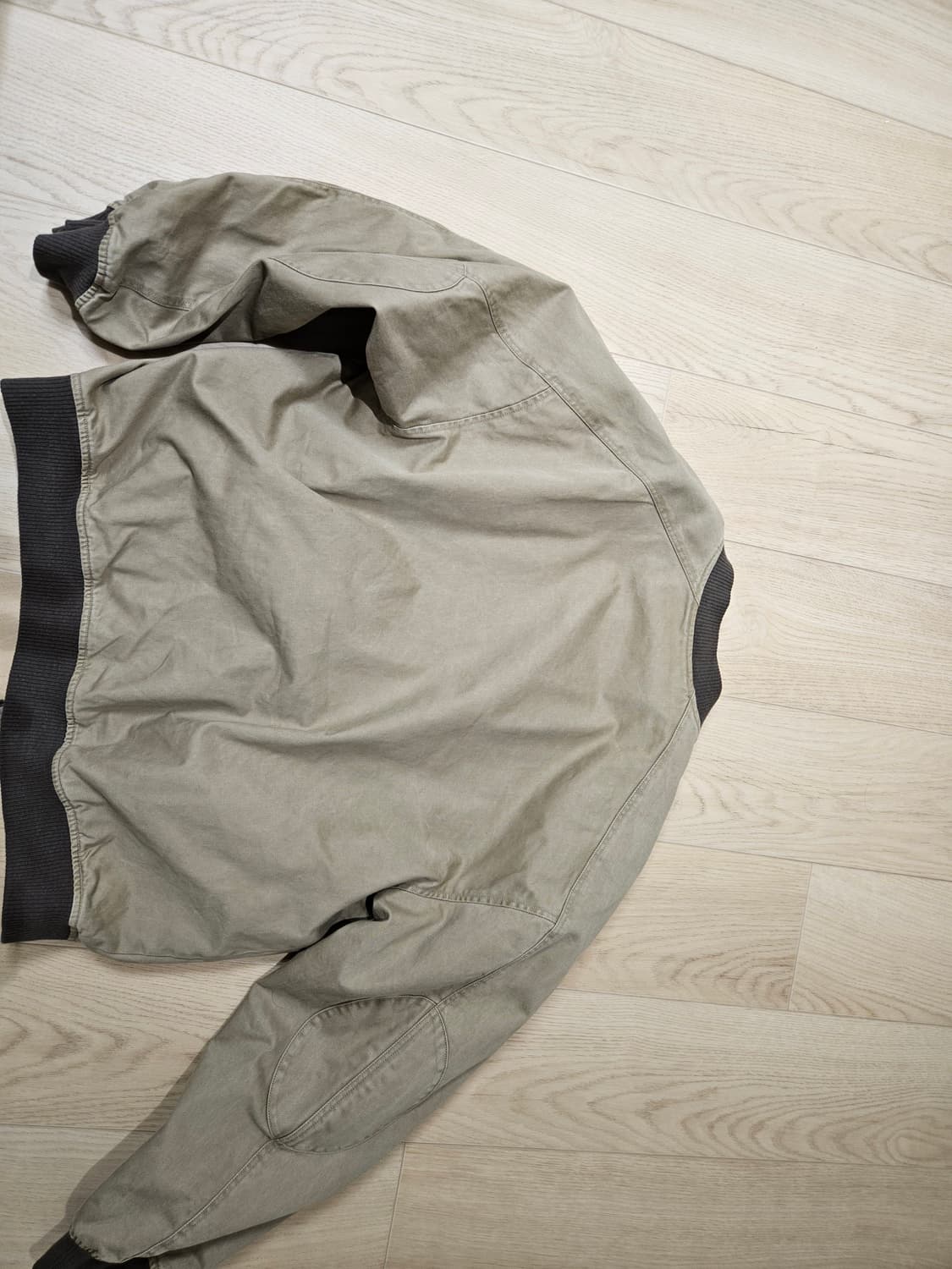 러프사이드 24fw 호라이즌봄버 카키베이지 (택포) 상품이미지6