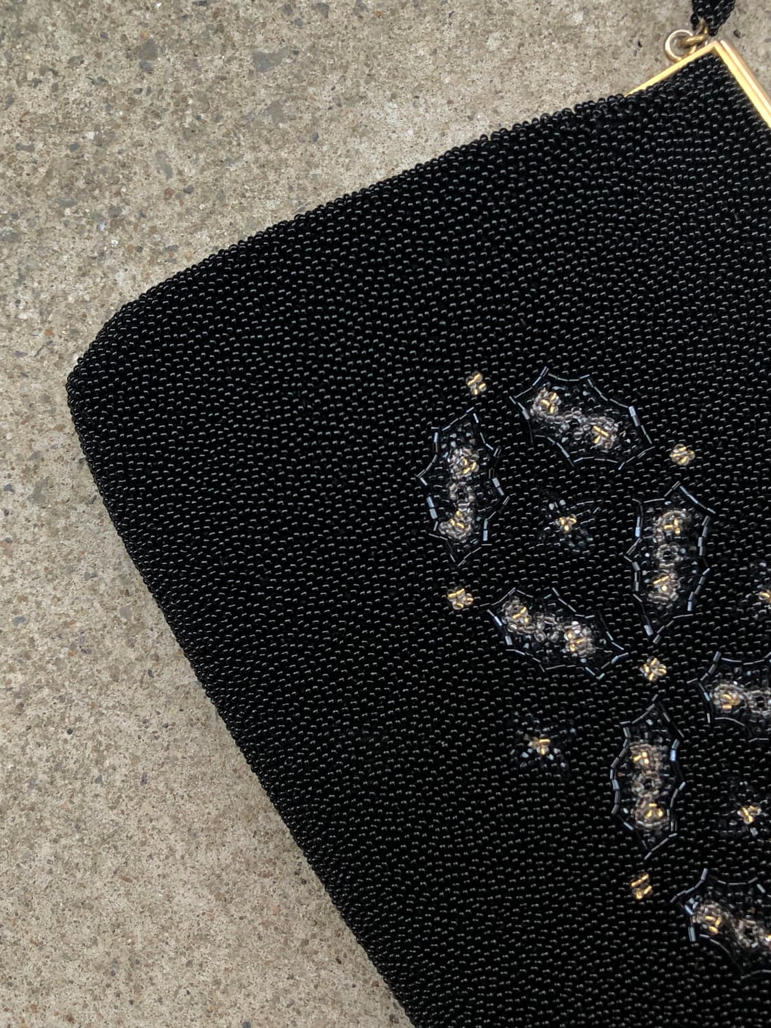 black beaded frame tote bag 상품이미지3