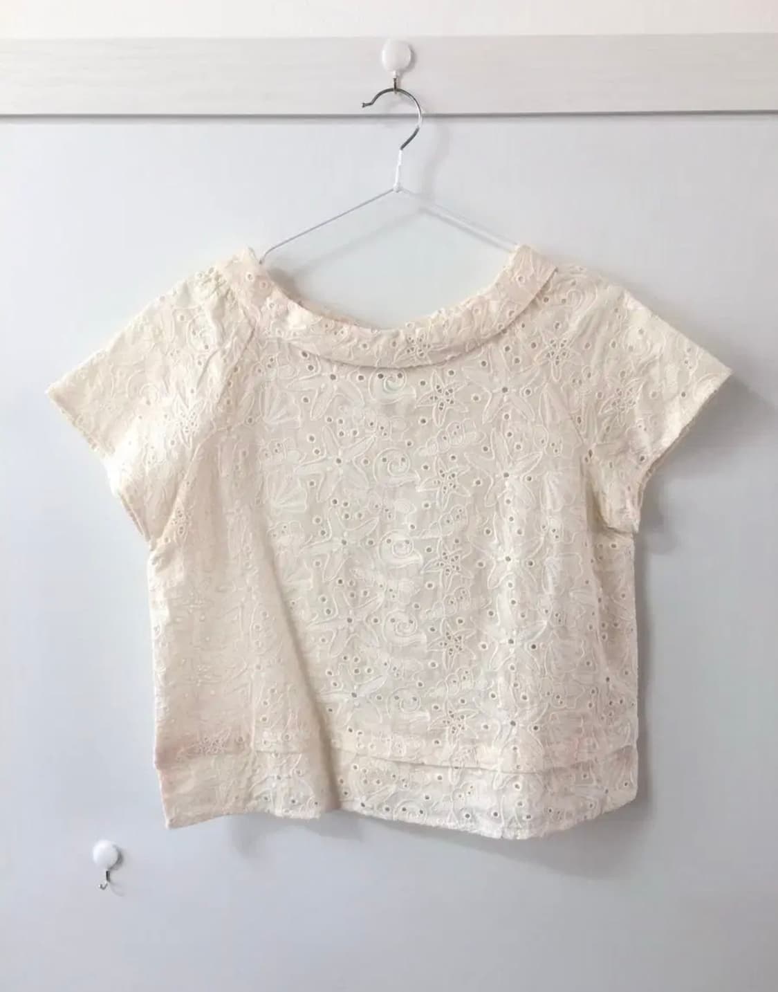 펀칭 레이스 반팔 블라우스 아이보리 상품이미지1