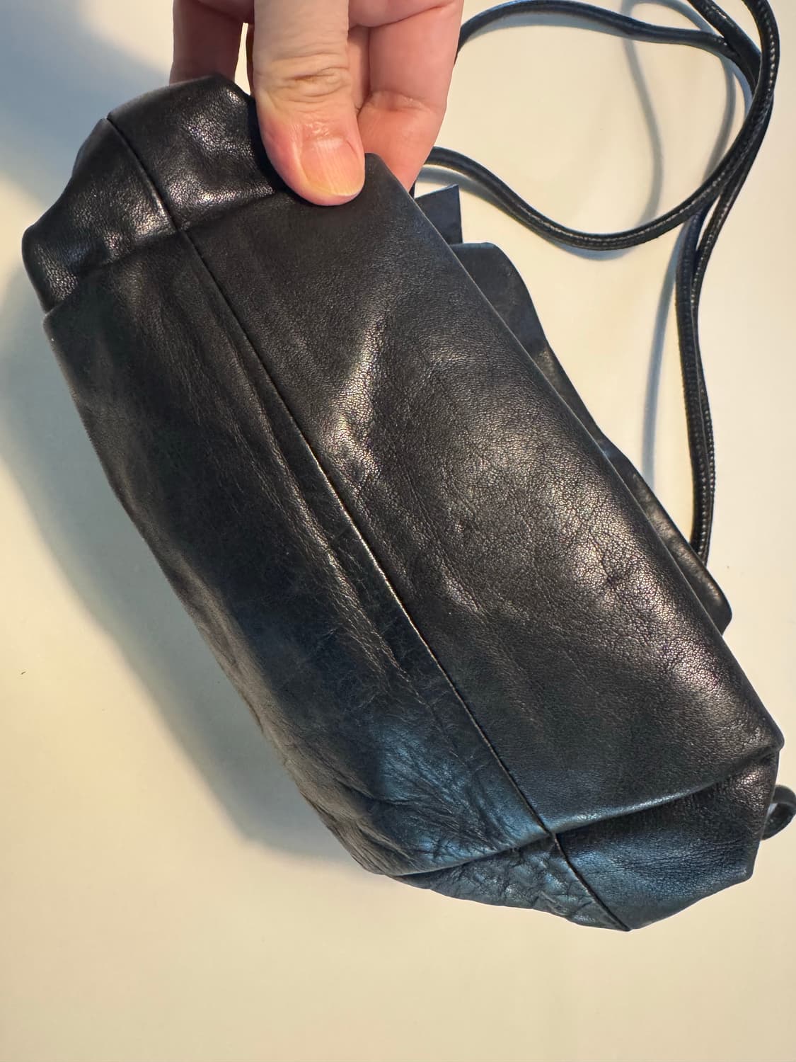 코스 cos 블랙 소가죽 숄더백 상품이미지3