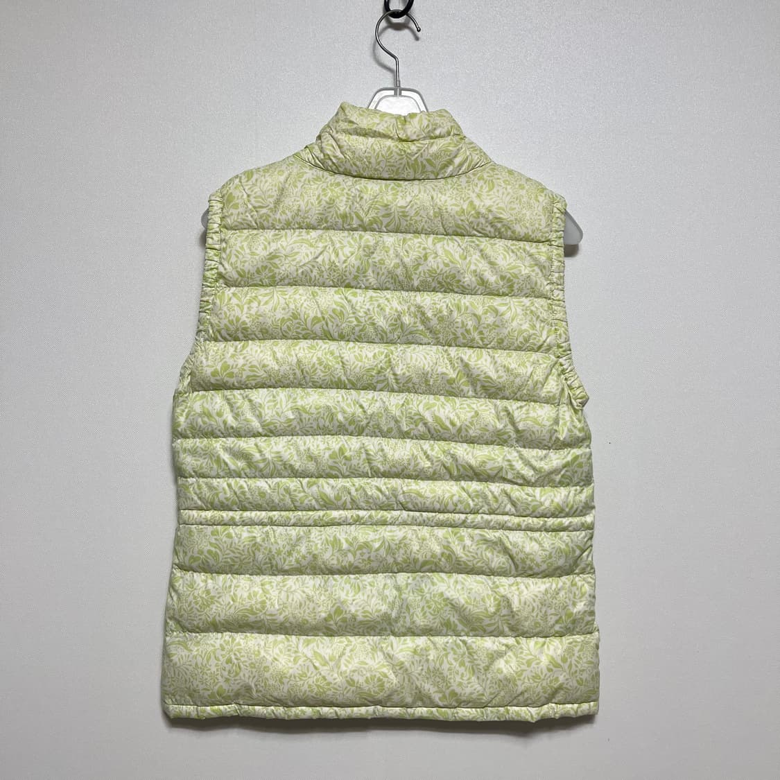 유니클로 플라워 패턴 경량 패딩조끼 L 상품이미지6