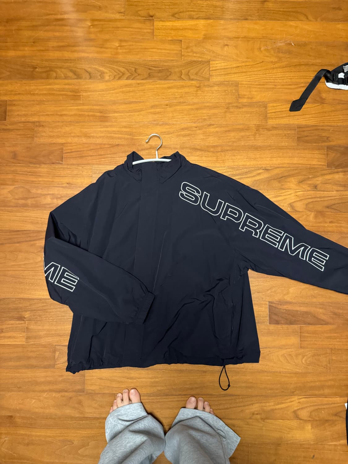 슈프림 23fw 바람막이 상품이미지2