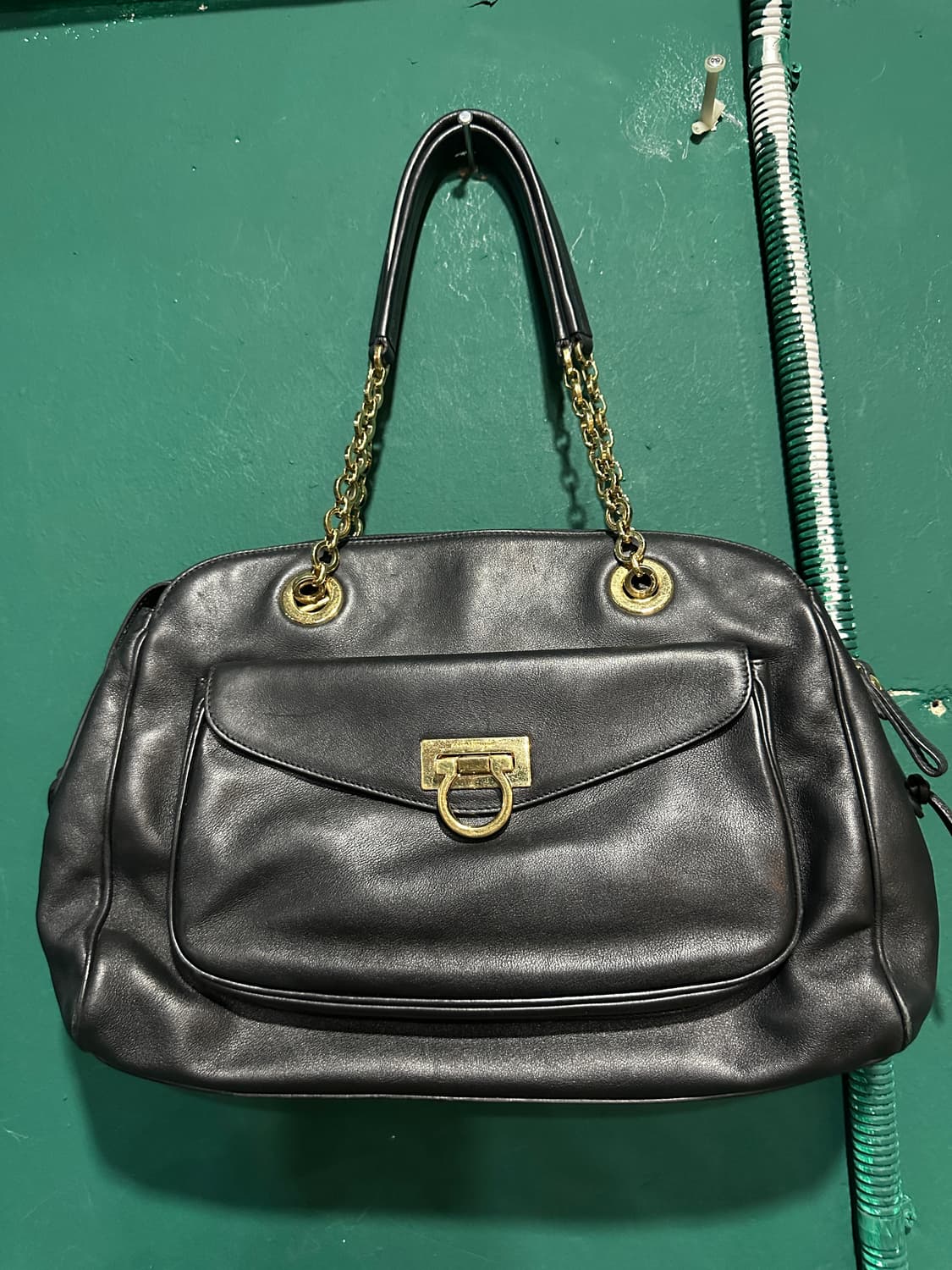 페레가모 가죽 체인 숄더백 상품이미지1